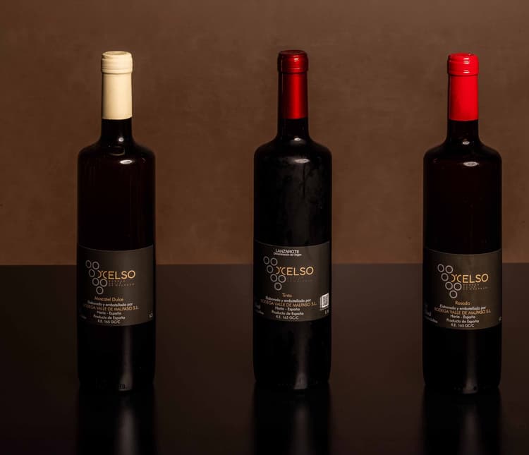 Imagen de tres vinos de la carta